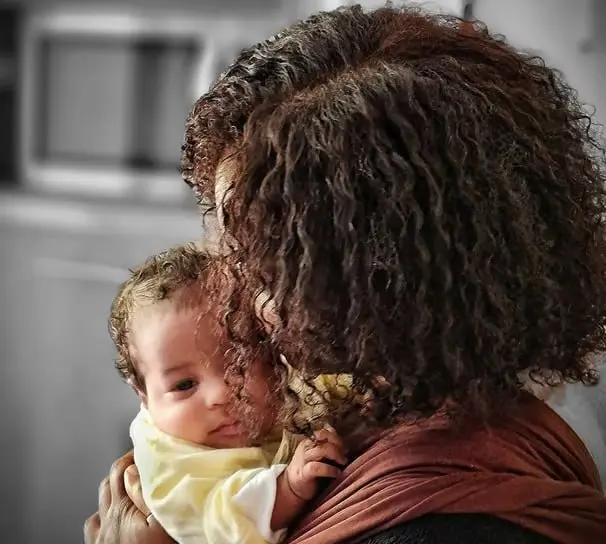 Soy madre y amo a mis hijas, pero apoyo profundamente a las mujeres que deciden no serlo